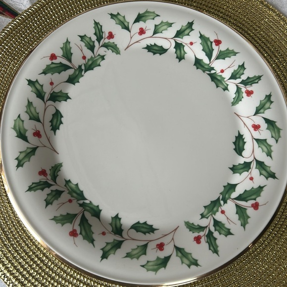 Used Lenox Holiday Collection: Salad Plate, Dinner Plate Set, and Tablecloth - Picture 3 of 5